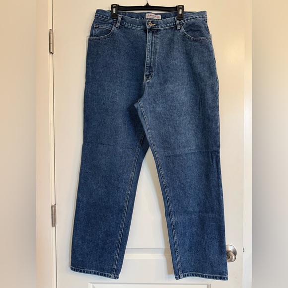 St. John's Bay Denim - Vintage St. John's Bay Women's Relaxed Fit Jeans - 100% cotton size 18